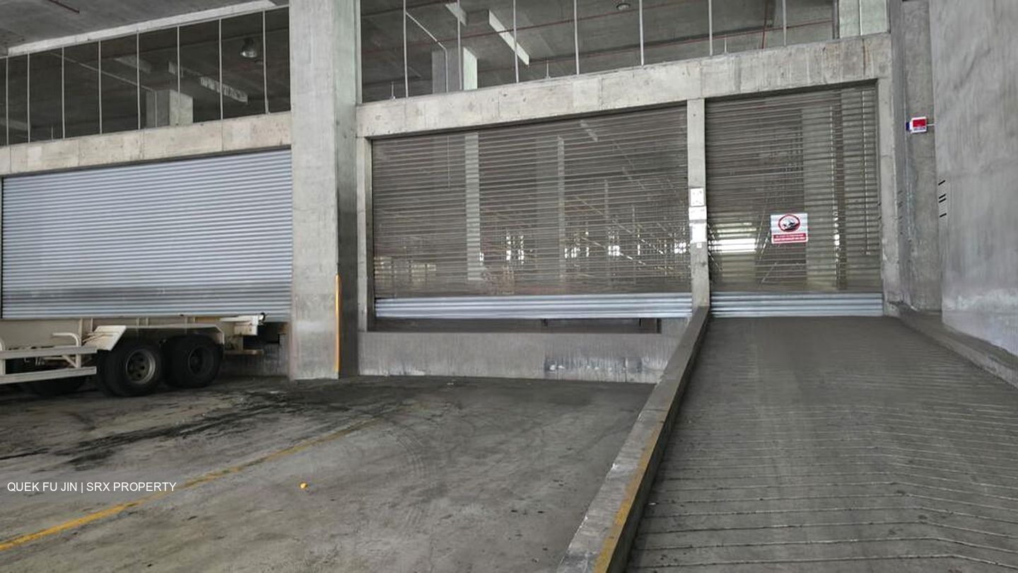 Gul Way (D22), Warehouse #455027711